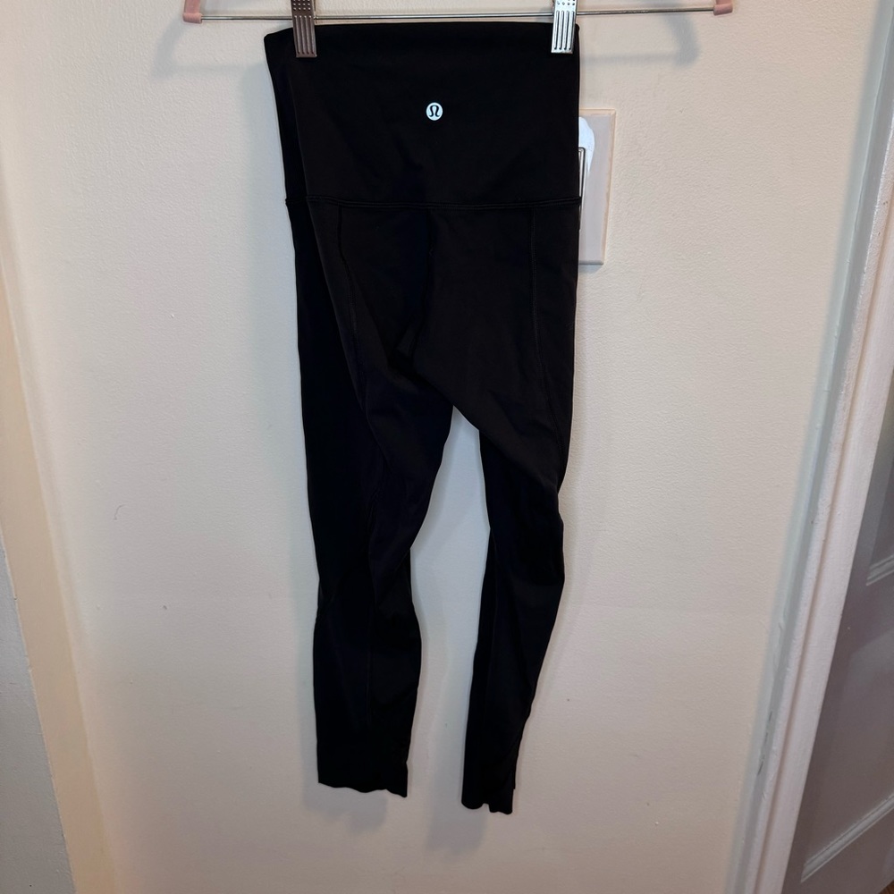 Lululemon wunder under roll down crop size 4